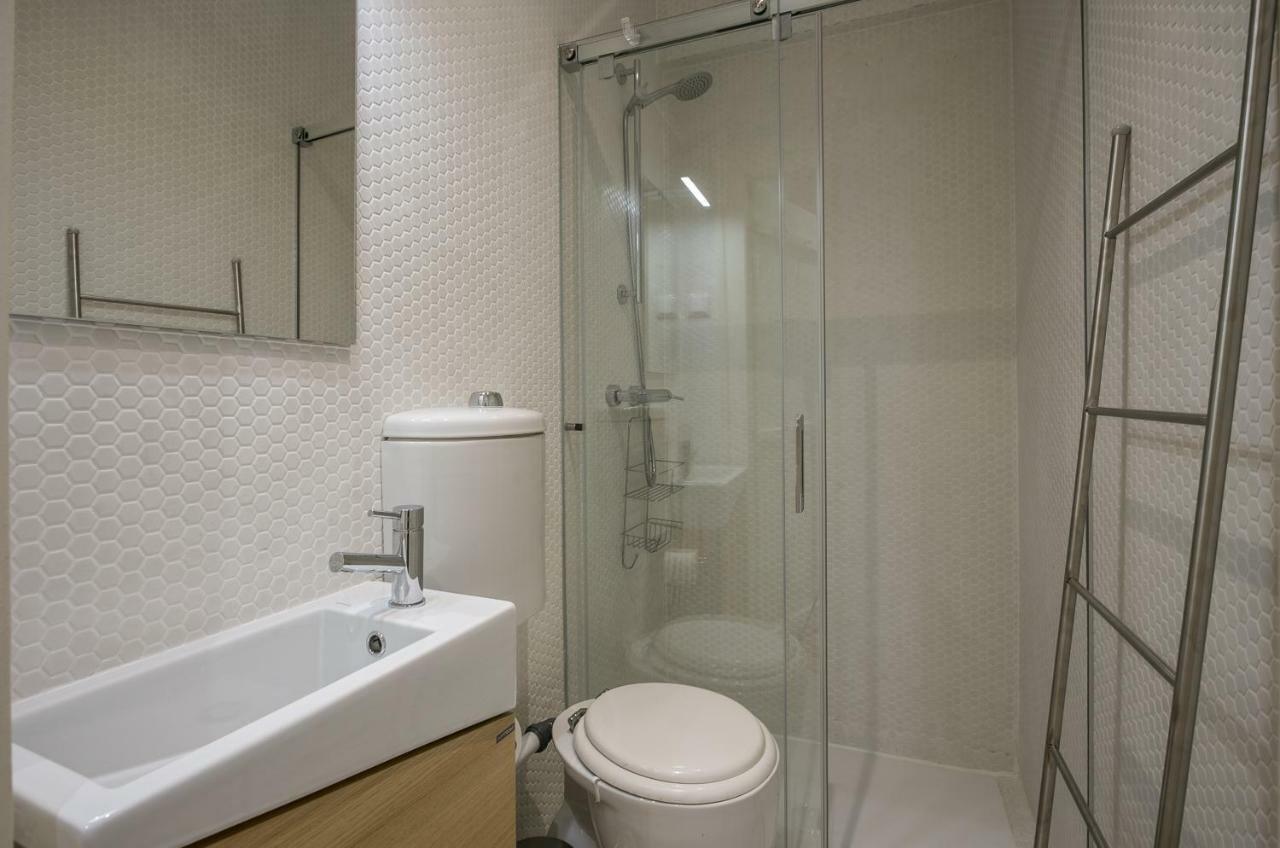 Hip Tailor Made Flat In Bairro Alto Appartement Lissabon Buitenkant foto